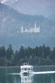 Auf dem anderen Seeufer der Blick auf das Königsschloss (Foto: Martin Schmitz